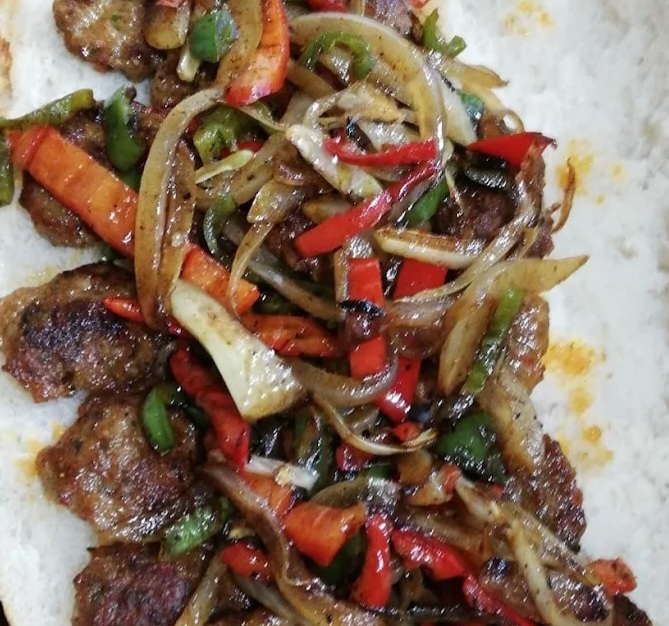 Kimler köfte ekmek sever?