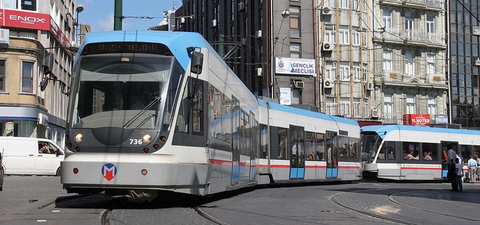 Tramvaylarda iki gün boyunca, Ferdi Tayfur şarkıları çalacak! Sizce tramvayda en iyi gidecek Ferdi Tayfur şarkısı hangisi olur?