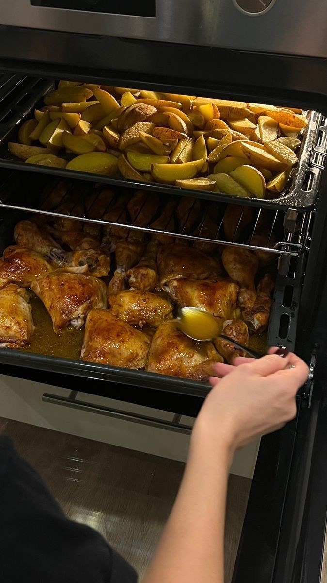 Yemek yapmayı her kadın bilmeli mi?