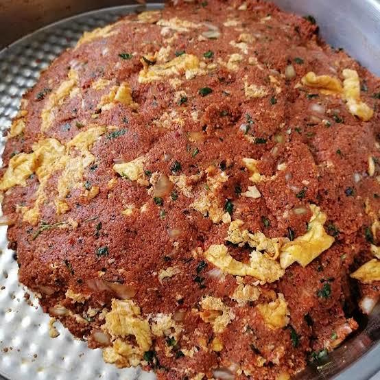 Yumurtalı çiğ köfte yer misin?
