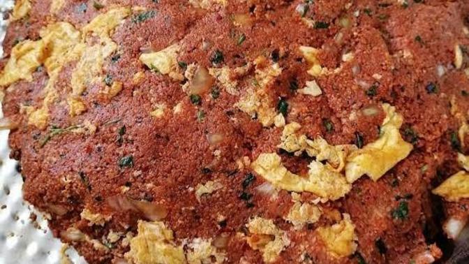 Yumurtalı çiğ köfte yer misin?