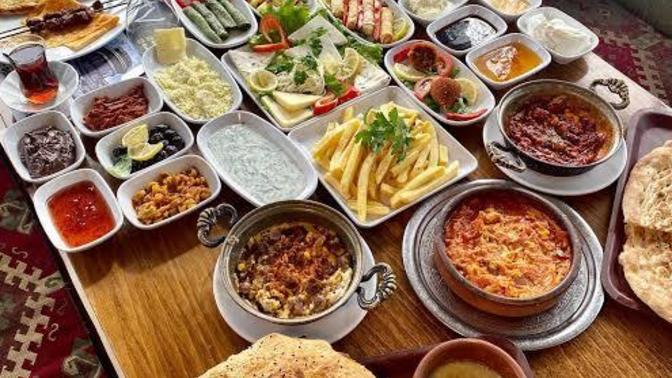 Pazar günü dışarda kahvaltı yapma klasiği midir?