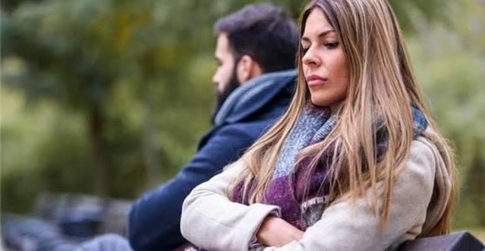 Aşk insanı sadece üzer mi?