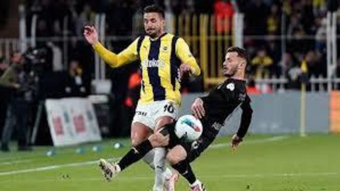 Fenerbahçe 2 - Hatayspor 1... Sarı lacivertliler lider ile arasında ki 8 puanlık farkı korudu! Maçı nasıl buldunuz?