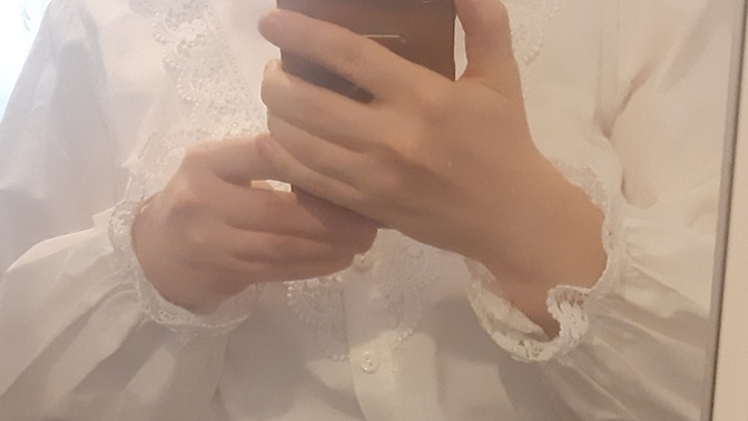 Şu gömlekle etek mi pantolon mu guzel olur?