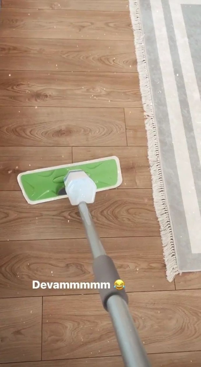 Evin en büyüğü olmak, ev temizliğine mahkum olmak mı demektir?