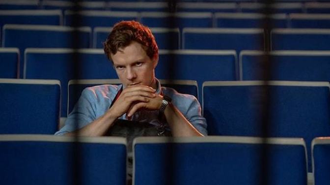 Öve öve bitiremediğiniz bir dizi ya da film var mı?