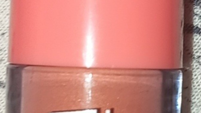 Bunu gloss sanıp almam şaka mı?