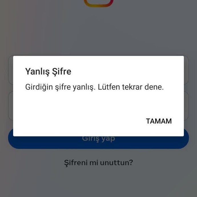 Instagram da sorun mu var uygulama dan şifreyi doğru giriyor olmama rağmen yanlış şifre diyor ama Chrome tarayıcı dan giriyorum?