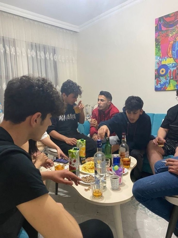 Erkekler bir araya gelince ne konuşurlar?