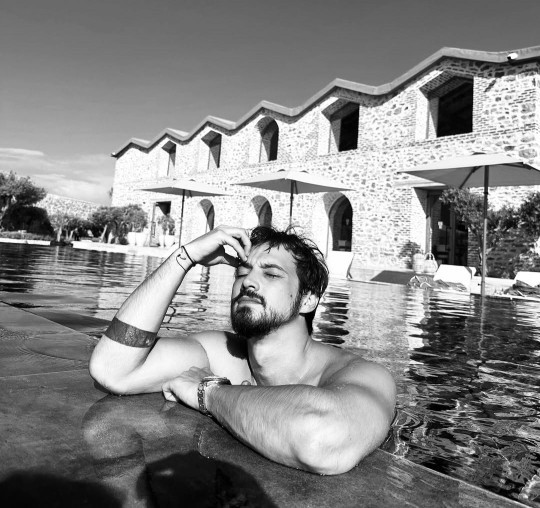 Mert yazıcıoğlu çok yakısıklı değil mi 😍😍?