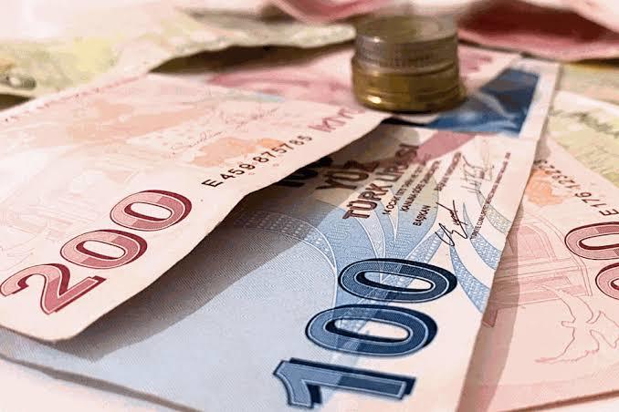 Asgari ücret alan biriyle evlenir miydiniz?