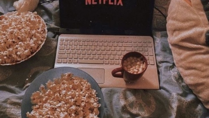 Önerebileceğiniz bir dizi ya da  film var mı?