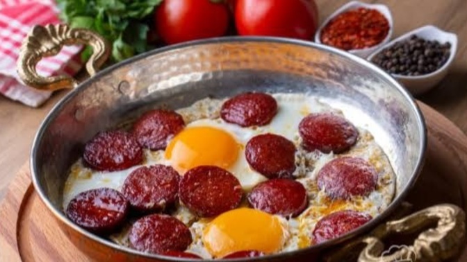 Yumurtaya ekmek banıp yemek varoşluk mu?