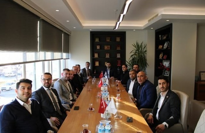 Zengin iş insanları toplantısında bir tane bile kadın yok 😂?