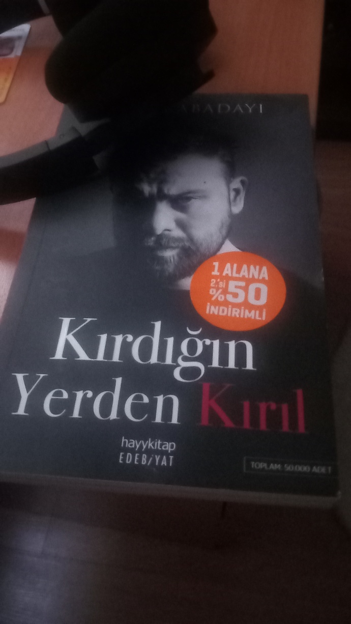 Herkesin övdugu kitap okuyalim 🥲