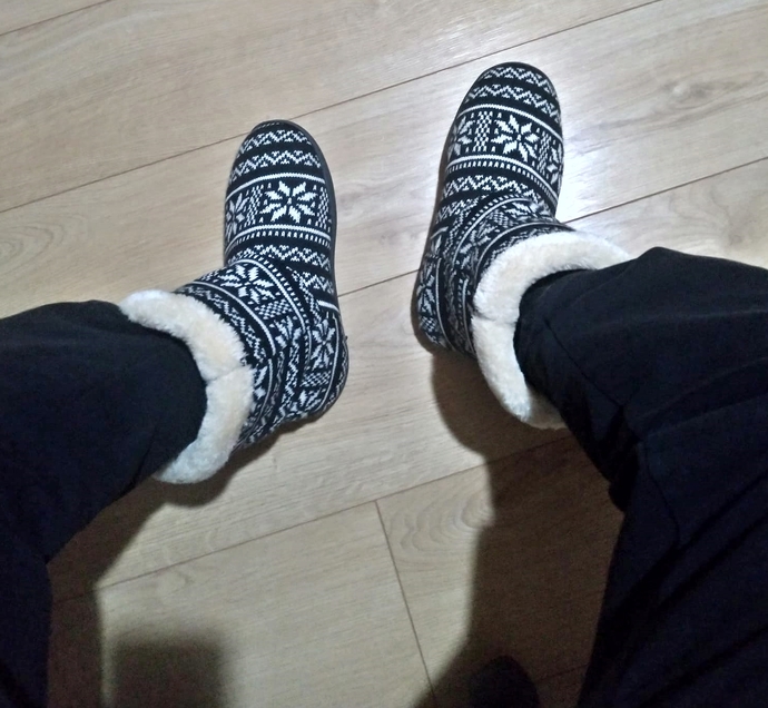 Evinde panduf terlik giyen erkekten zarar gelir mi?