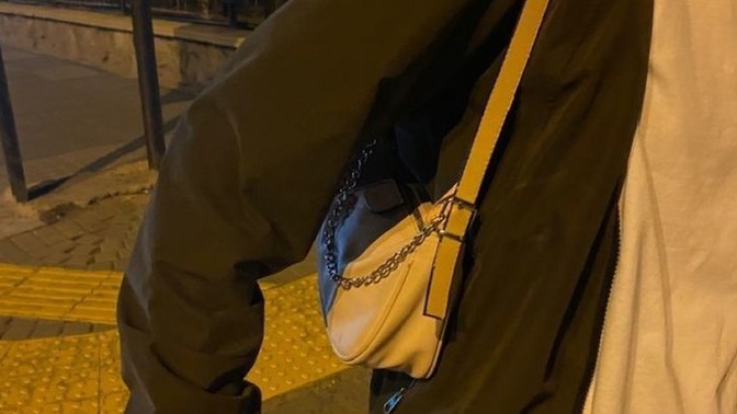 Sevgilinizin çantasını/eşyalarını taşır mısınız?