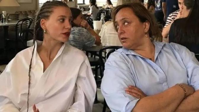 Serenay Sarıkaya ve menajeri Ayşe Barım sansasyonu hakkında ne düşünüyorsunuz?