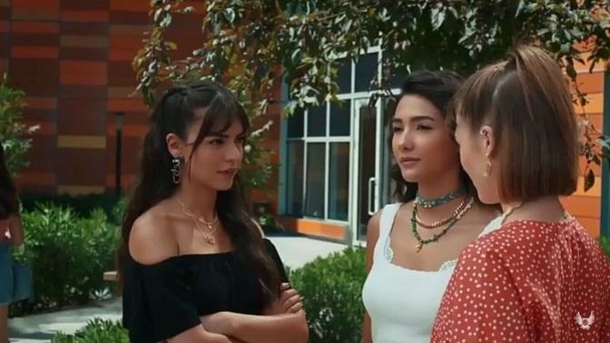 Bir kız 28 yaşında evlenmemişse evde mi kalmıştır?