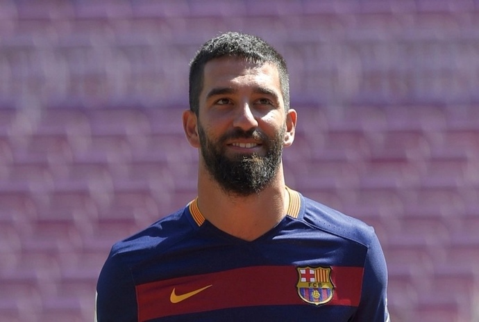 Sizce Türkiye’nin en kariyerli futbolcusu kimdir?