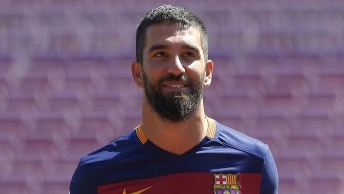 Sizce Türkiye’nin en kariyerli futbolcusu kimdir?