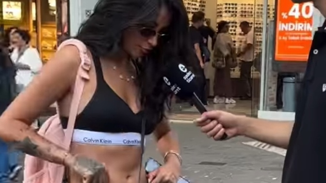 Sütyenle dışarı çıkan kızlar hoşunuza gidiyor mu?