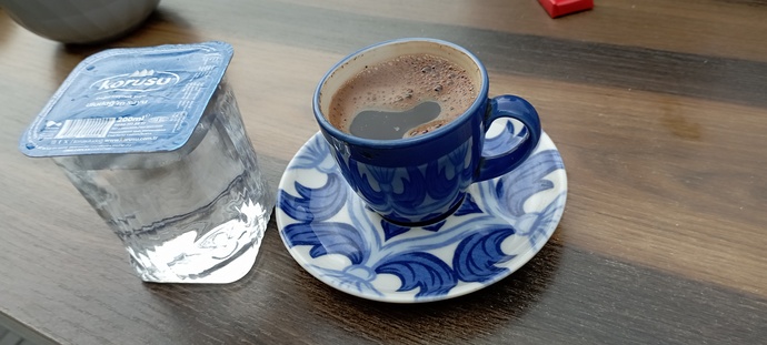 Kafelerdeki fincanlar da çok şıklaşmaya başlamadı mı?