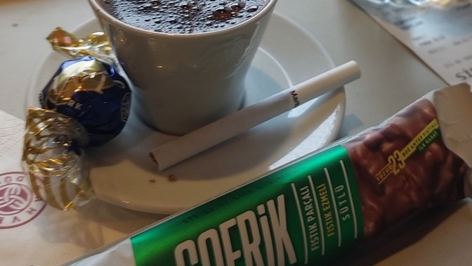 Kahvenizin yanında ne yersiniz?