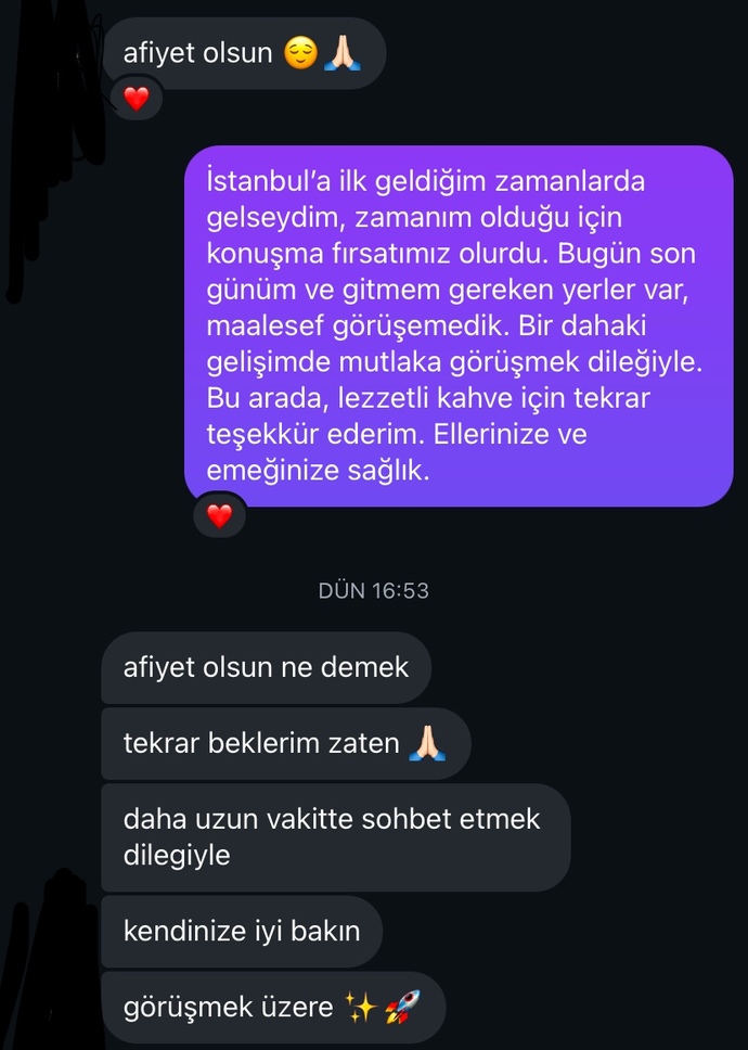 Aşırı ilgili mi yoksa karekteri mi öyle?