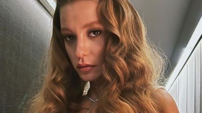 Serenay Sarıka'ya güzellik konusunda çok fazla abartılmıyor mu sizce?