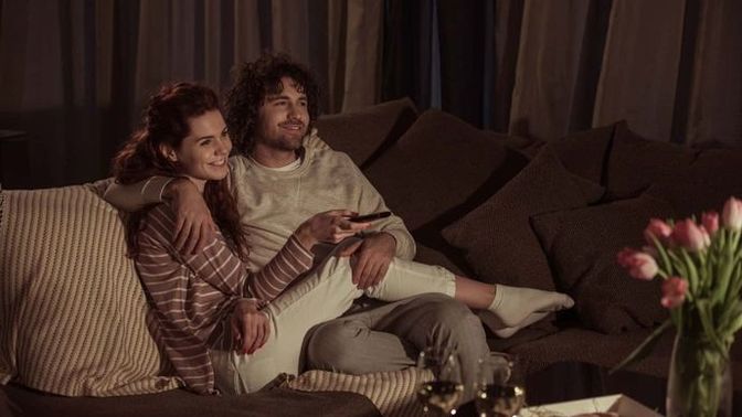 Netflix'ini vermeyen flörtten olur mu?