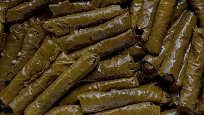 Gecenin köründe zeytinyağlı sarma yenir mi?