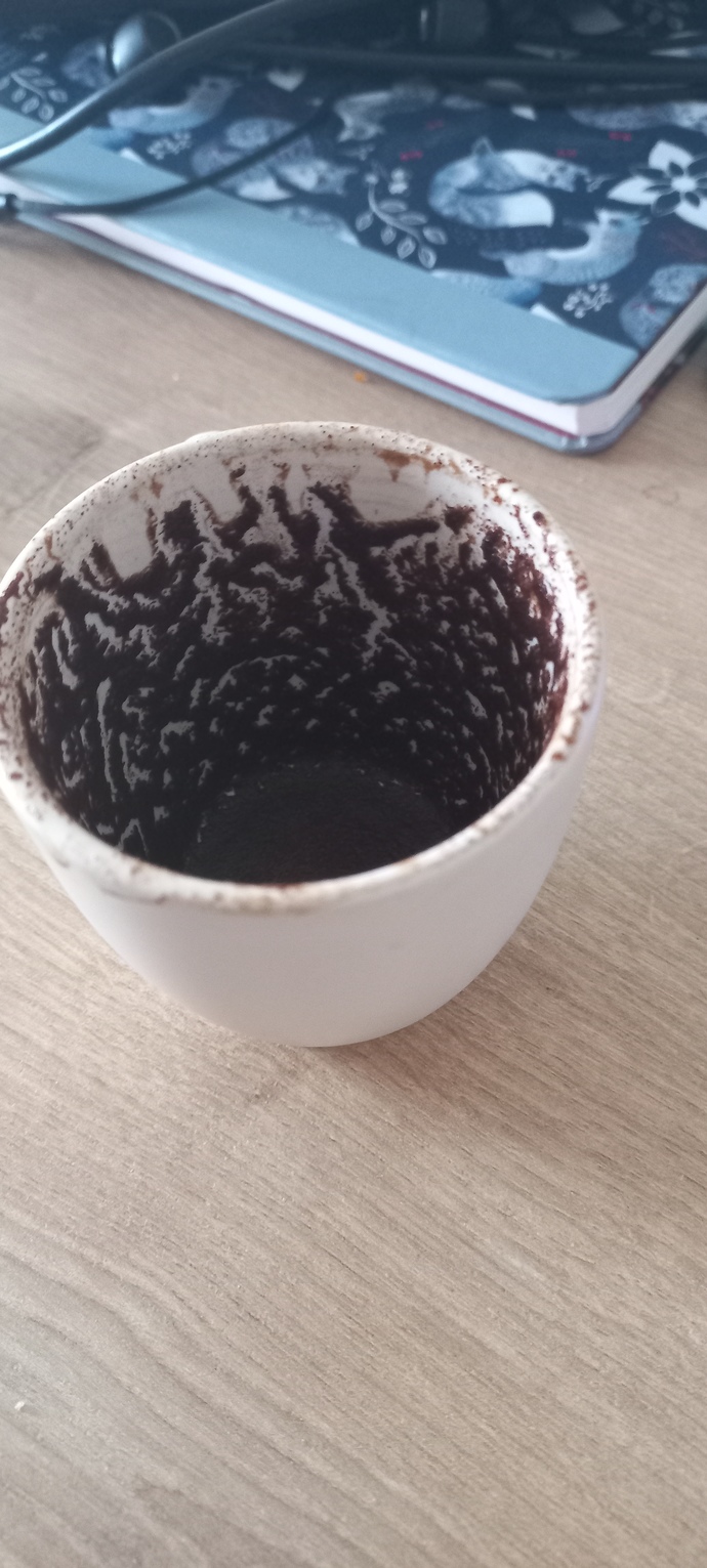 Aşk hayatımda neler var? neler çıkmış? kahve falımı yorumlar mısınız:)?