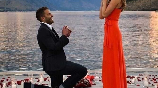 İkinci el kullanılmış taş yüzüğü sevgilisine evlenme teklif edilir mi?