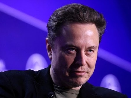 Elon Musk dev futbol takımı Liverpool u satın alırsa takımın hakemi veya teknik adamı yapay zekâ veya insansı robot olabilir mi?