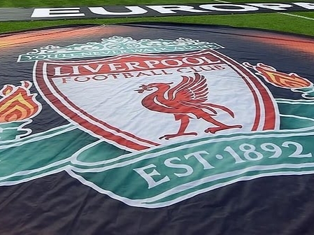 Elon Musk dev futbol takımı Liverpool u satın alırsa takımın hakemi veya teknik adamı yapay zekâ veya insansı robot olabilir mi?