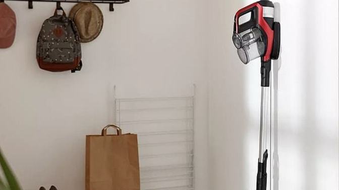 Evini temizlerken dikey süpürge mi robot süpürge mi daha kullanışlı sence?