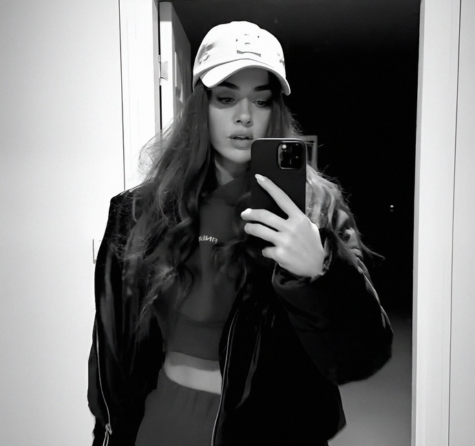 Bensu Soral mı daha güzel, Serenay Sarıkaya mı?