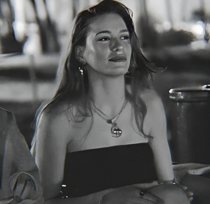 Bensu Soral mı daha güzel, Serenay Sarıkaya mı?