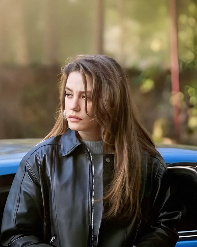 Bensu Soral mı daha güzel, Serenay Sarıkaya mı?