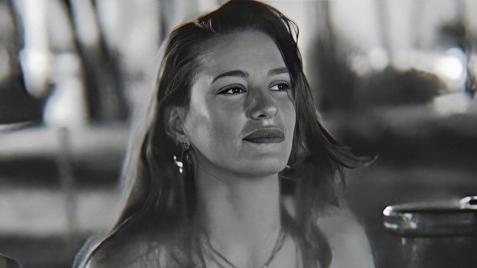 Bensu Soral mı daha güzel, Serenay Sarıkaya mı?