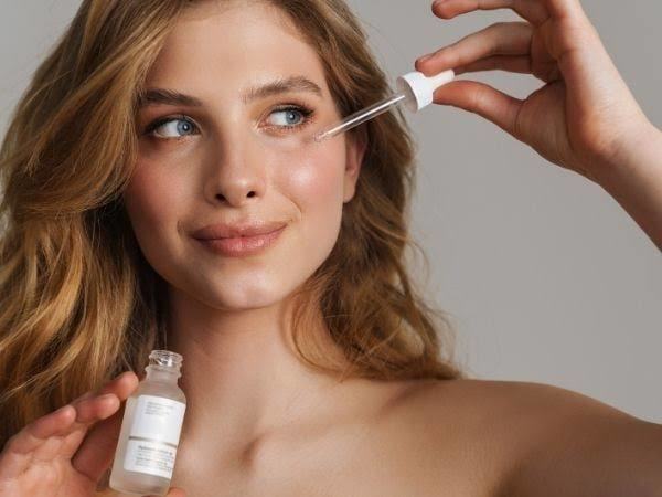 En iyi leke karşıtı yüz aydınlatıcı serum hangisi?