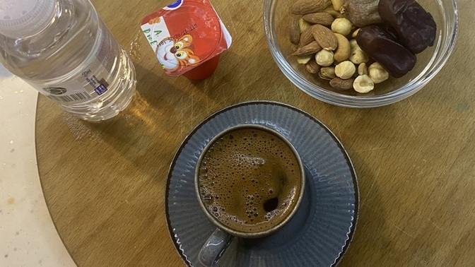 Kahveyi yanında bir şey olmadan içer misiniz?