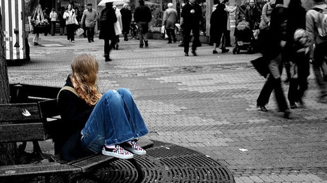 Kalabalıklar içinde yalnızlığı nasıl tanımlarsınız?