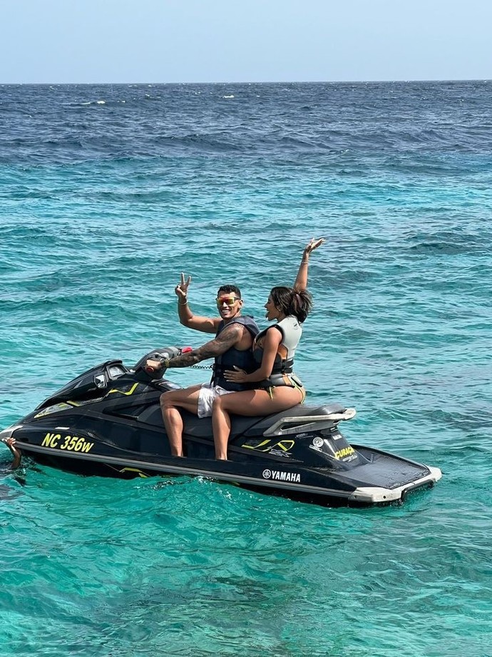 Sevgilin karşı cins arkadaşıyla jetski ye binebilir mi🙄?