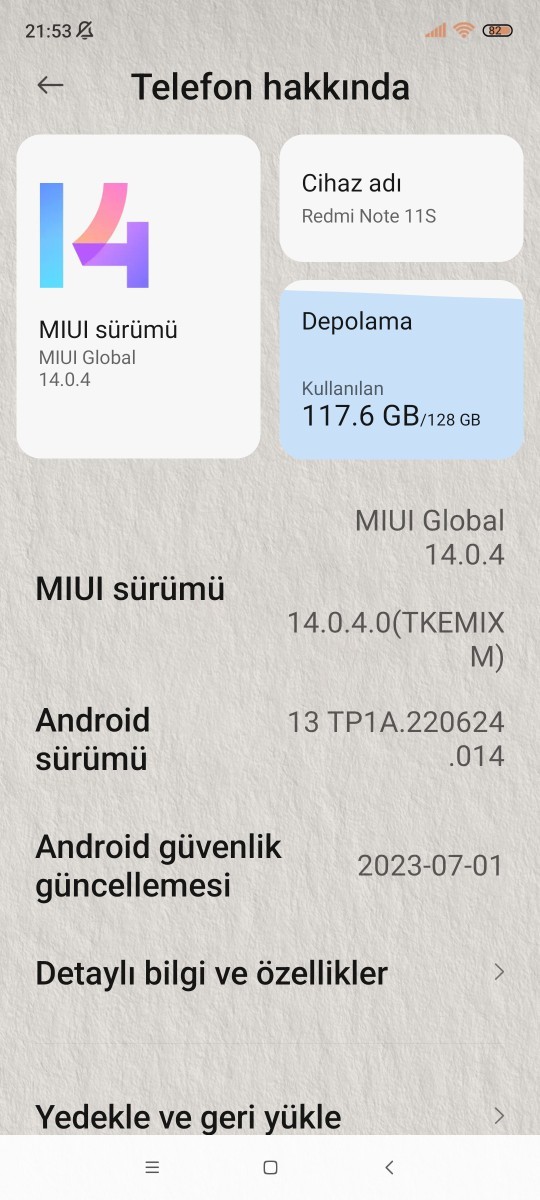Bu iki telefonun özellikleri hakkında bilgi?