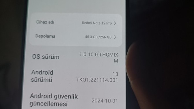 Bu iki telefonun özellikleri hakkında bilgi?