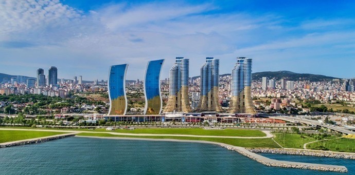 Arkadaşlar oylama yapalım İzmir  mi yoksa istanbuldaki kartal ilçesi mi 2 side benziyor hangisini tercih edersiniz?