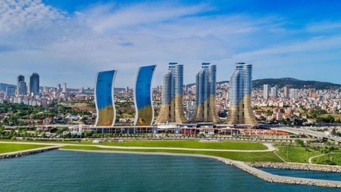 Arkadaşlar oylama yapalım İzmir  mi yoksa istanbuldaki kartal ilçesi mi 2 side benziyor hangisini tercih edersiniz?